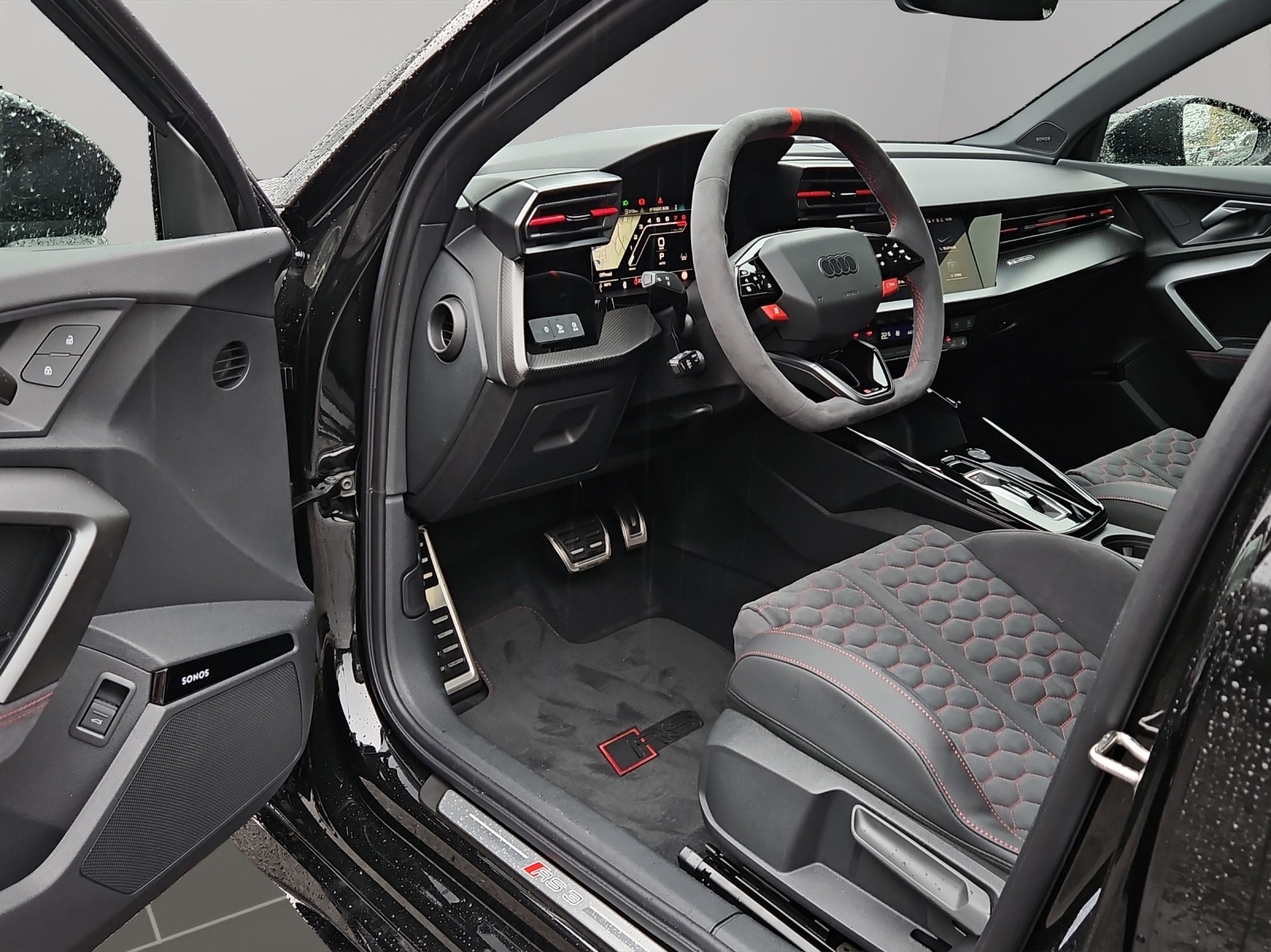 AUDI RS3 Sportback 2.5 TSI quattro S-tronic-image-6