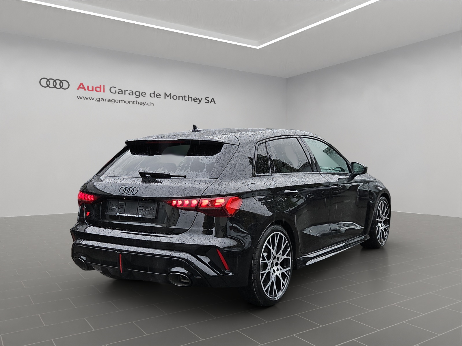 AUDI RS3 Sportback 2.5 TSI quattro S-tronic-image-3
