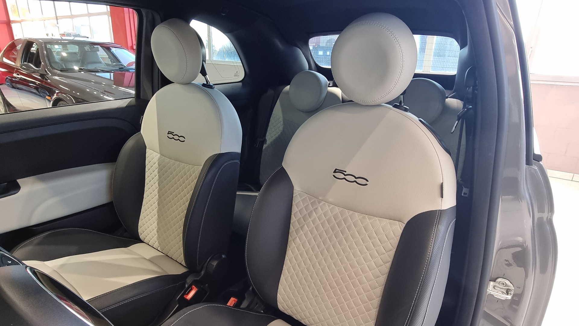 FIAT 500 C 1.0 Hybrid Dolcevita-image-18