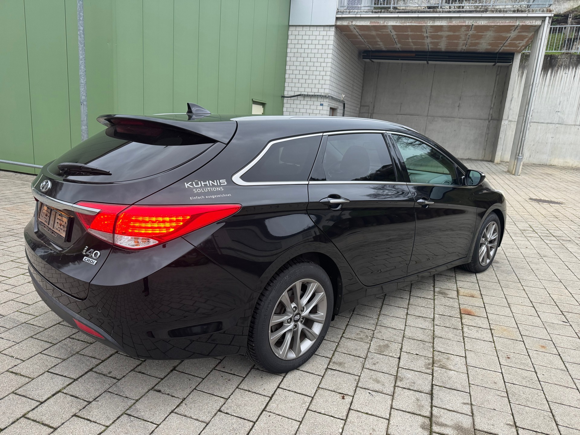 HYUNDAI i40 Wagon 1.7 CRDI Vertex Automatic-image-3