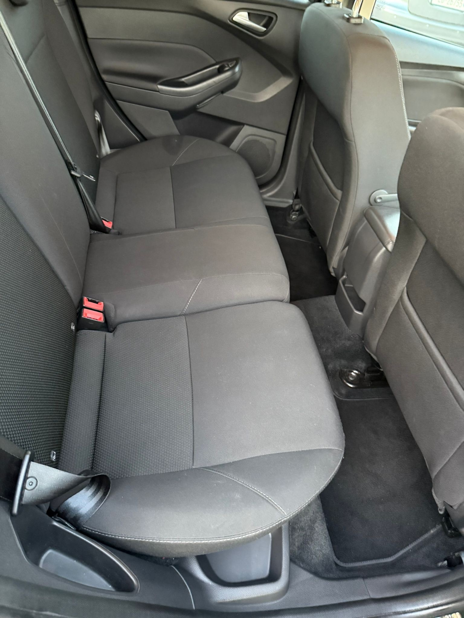 FORD Focus 1.5 TDCi Titanium-image-6