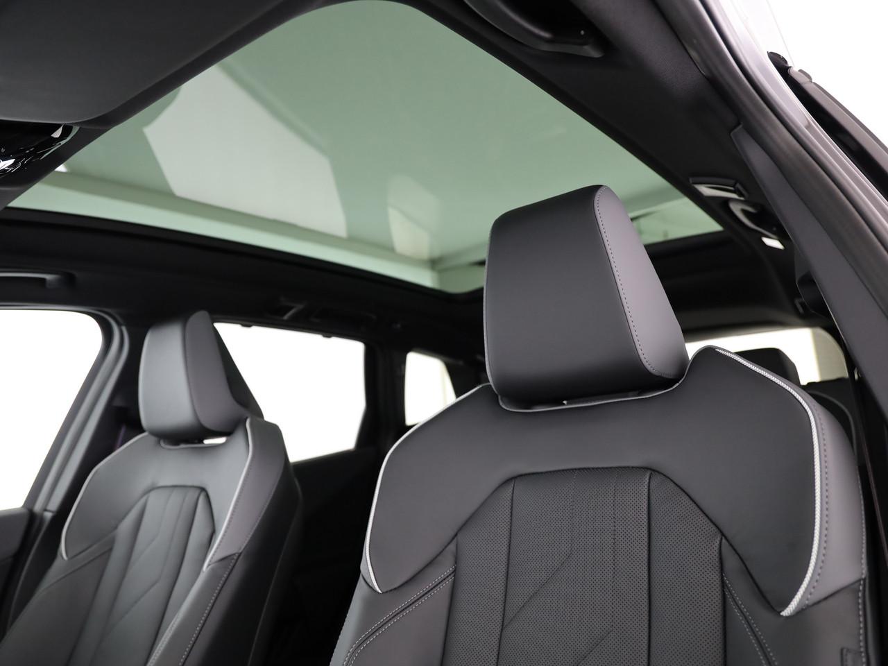 BMW X3 M50i-image-16