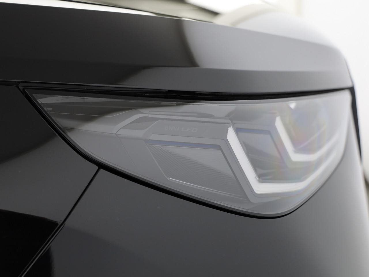 BMW X3 M50i-image-12