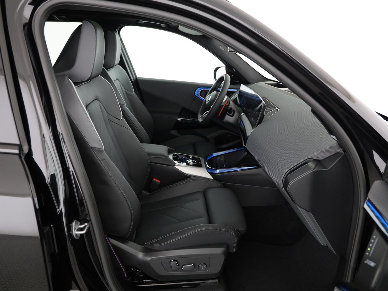 BMW X3 M50i-image-10