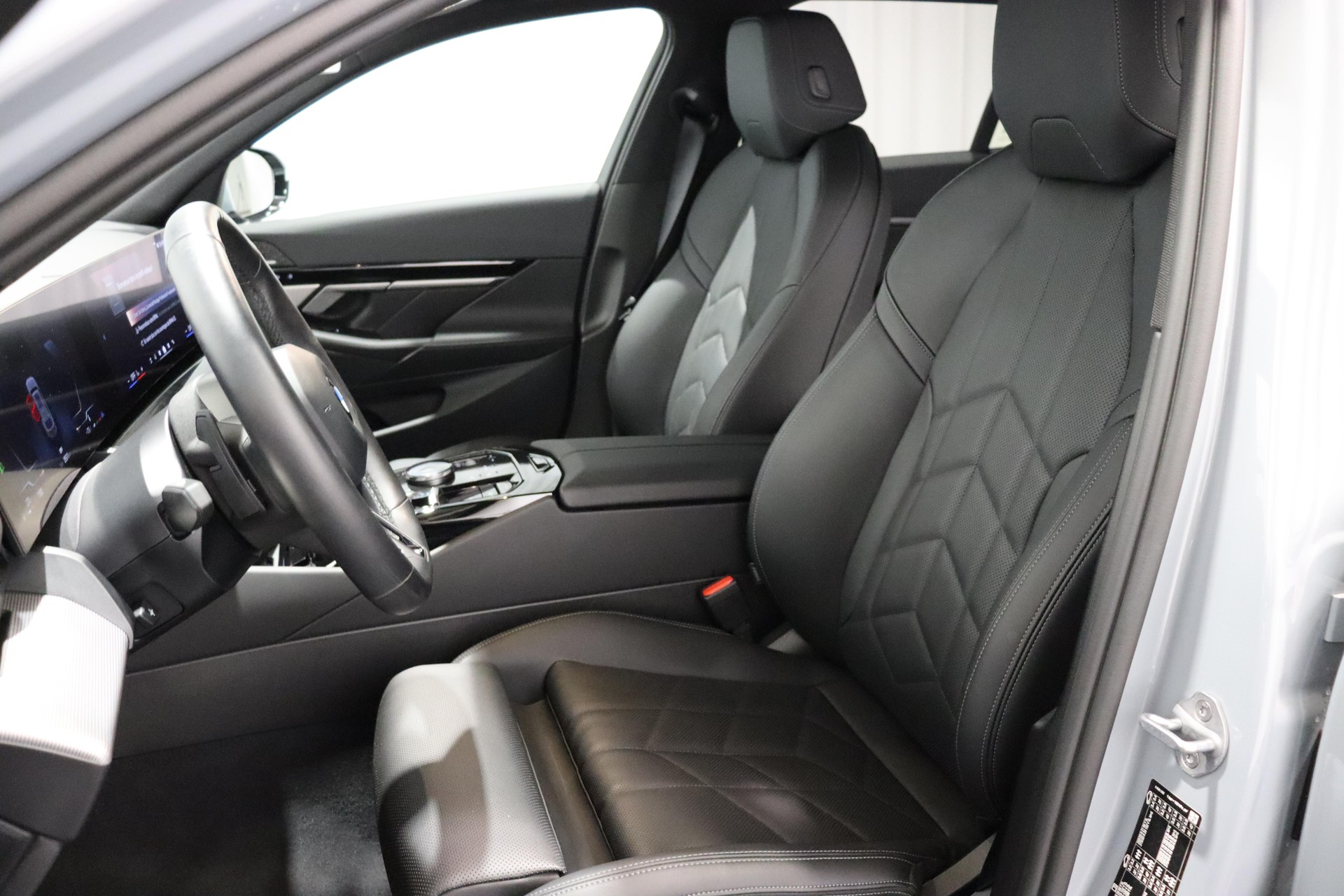 BMW 520d xDrive Touring-image-7