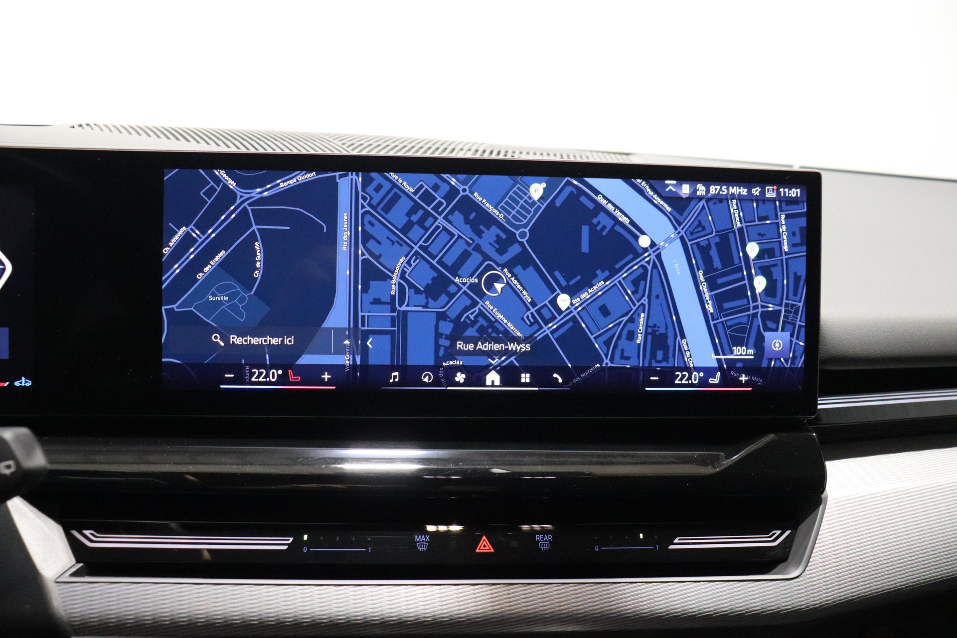 BMW 520d xDrive Touring-image-13