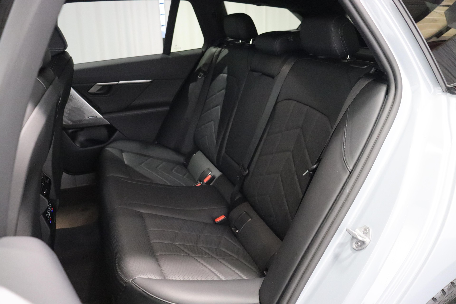 BMW 520d xDrive Touring-image-10