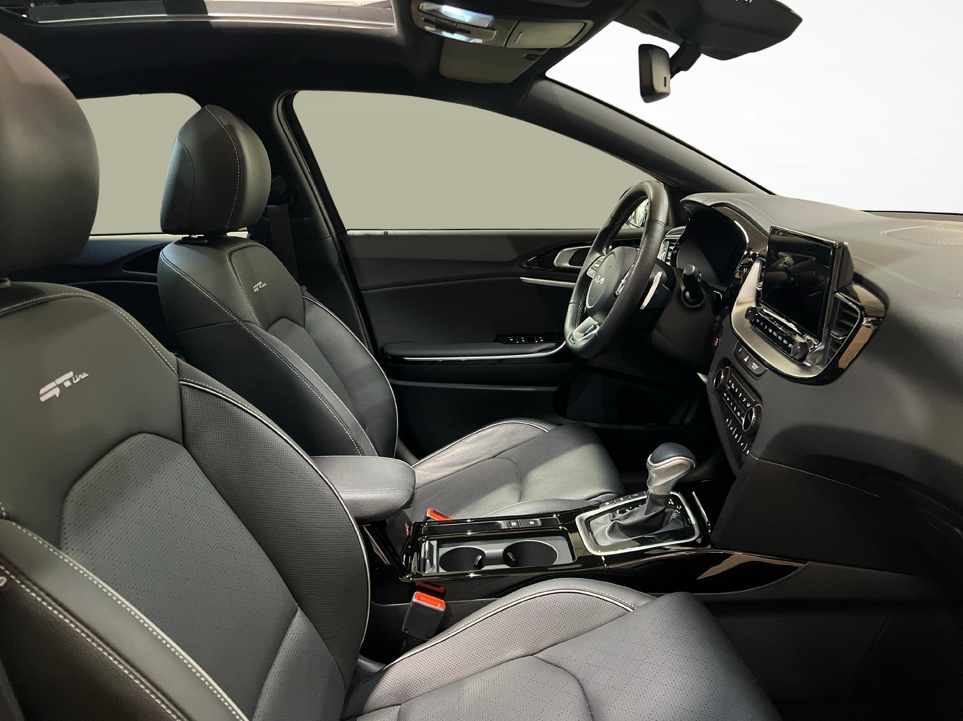 KIA Ceed 1.5 T-GDi MHEV GT-Line-image-9