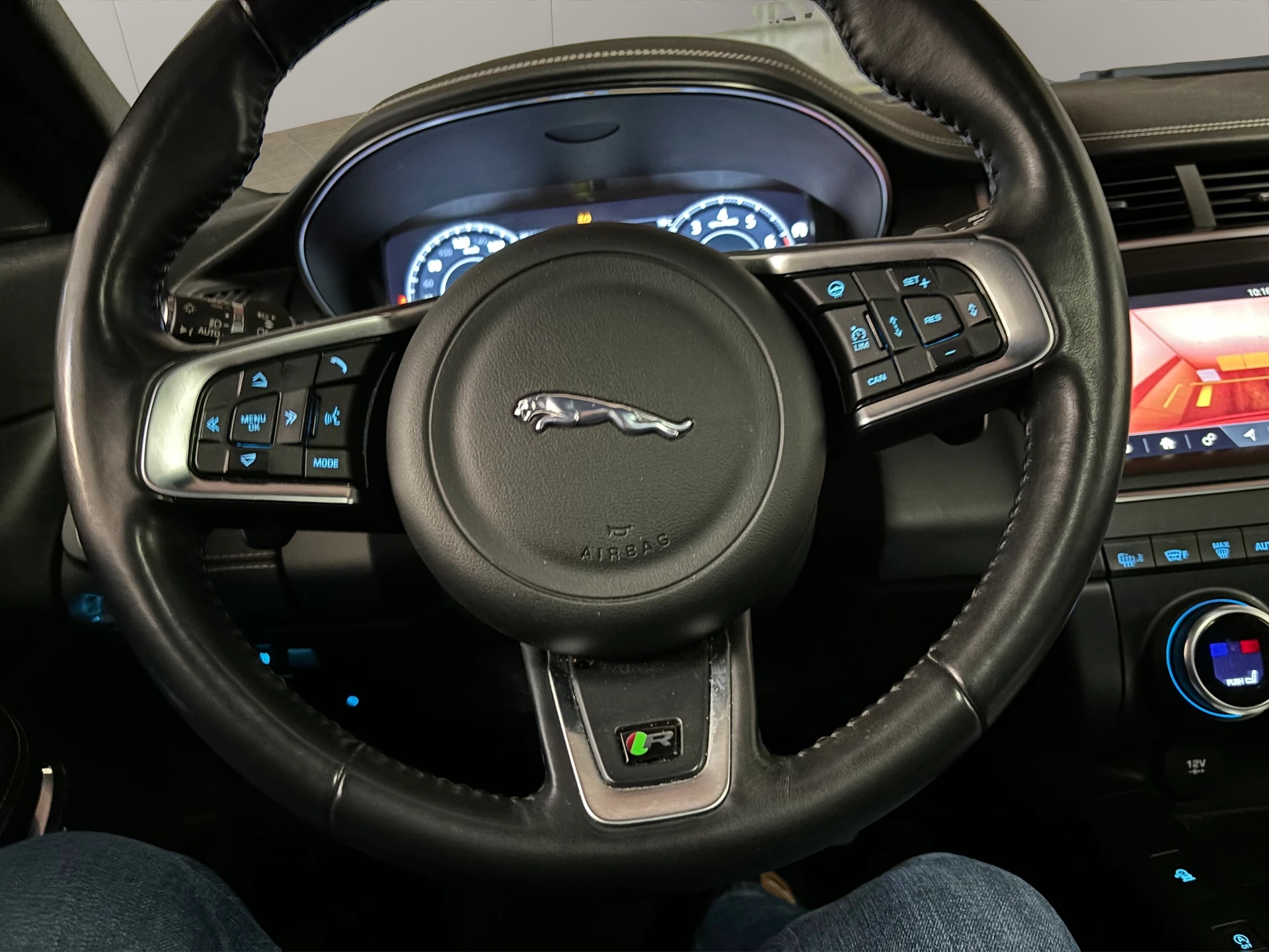 JAGUAR E-Pace 2.0 P250 R-Dynamic S AWD Automatik-image-5
