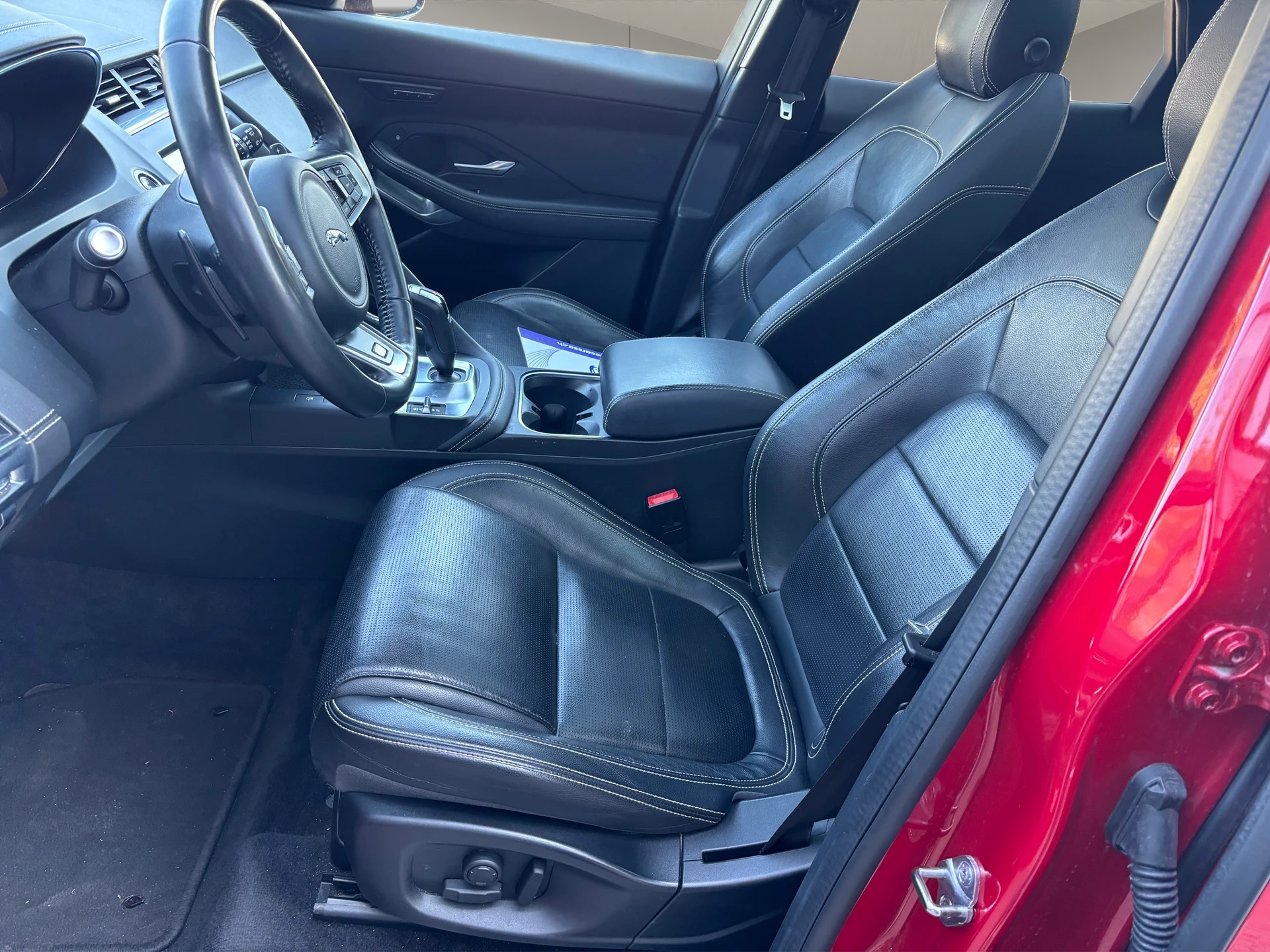 JAGUAR E-Pace 2.0 P250 R-Dynamic S AWD Automatik-image-8