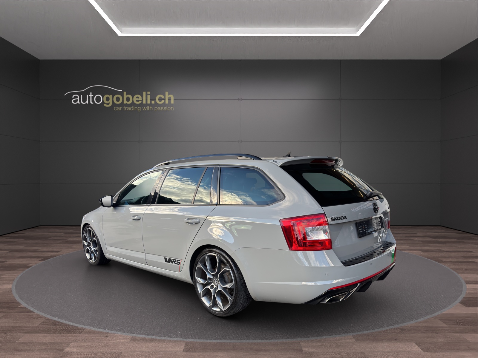 SKODA Octavia Combi 2.0 TSI RS DSG-image-1