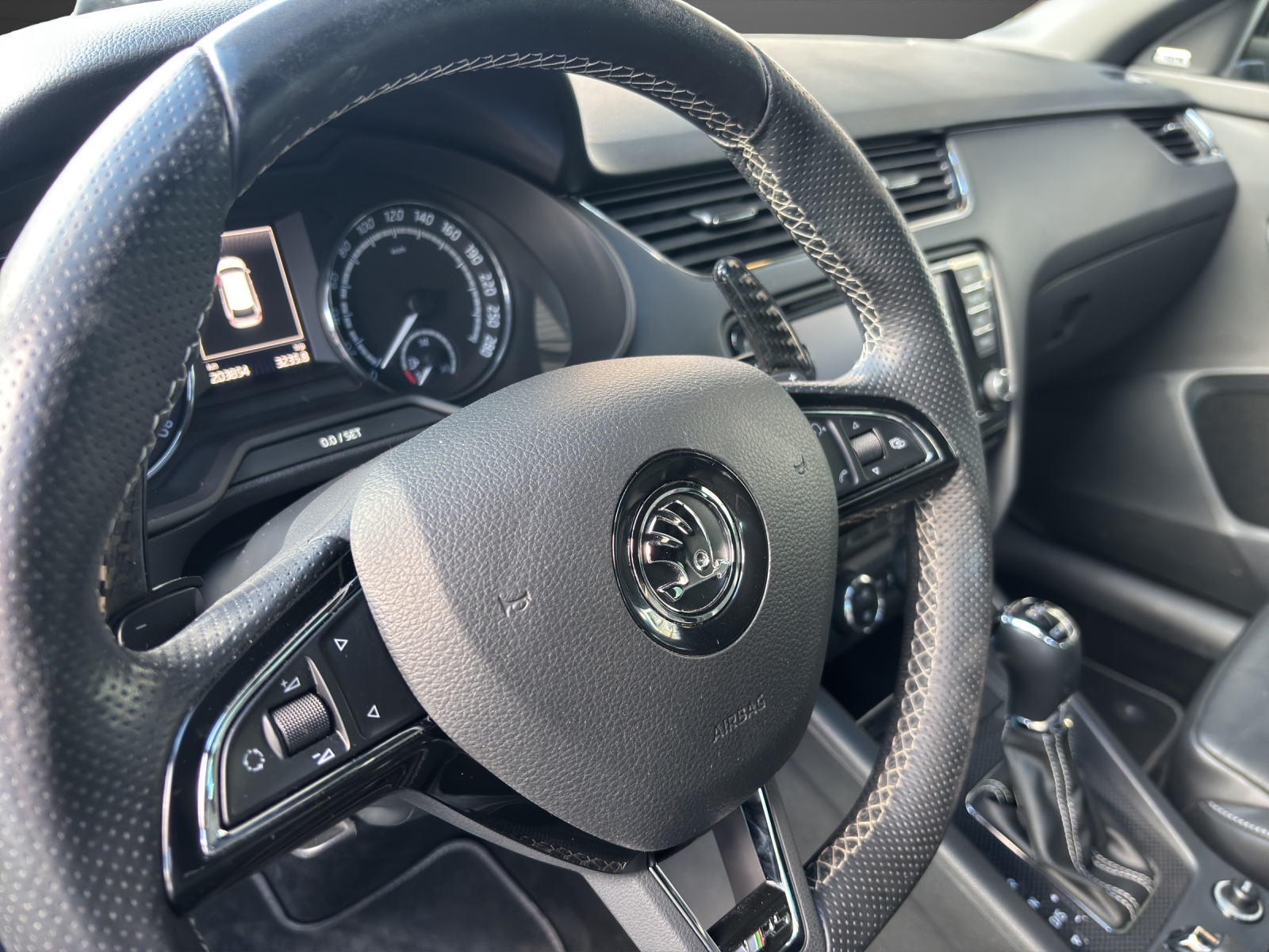 SKODA Octavia Combi 2.0 TSI RS DSG-image-4