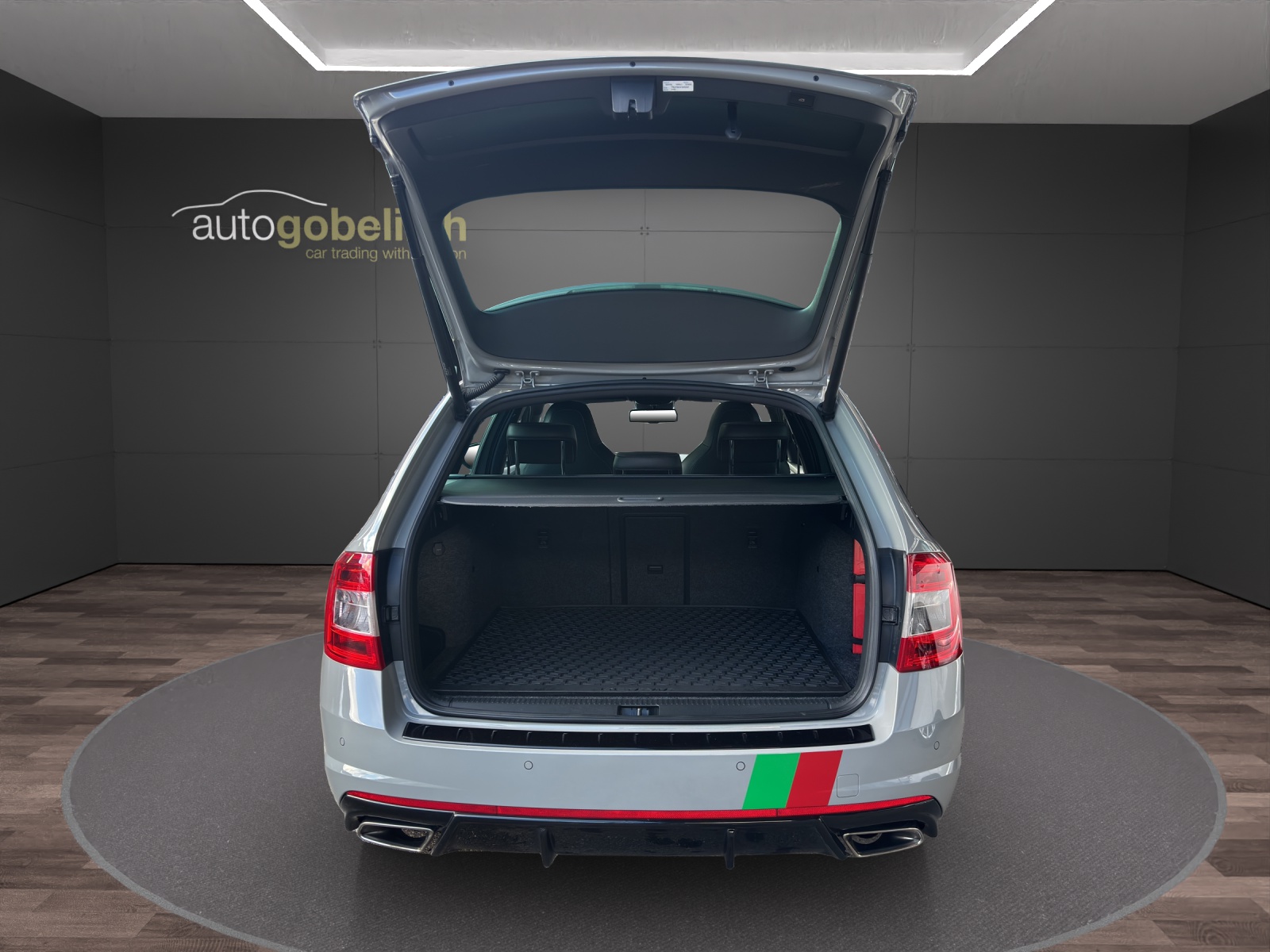 SKODA Octavia Combi 2.0 TSI RS DSG-image-13