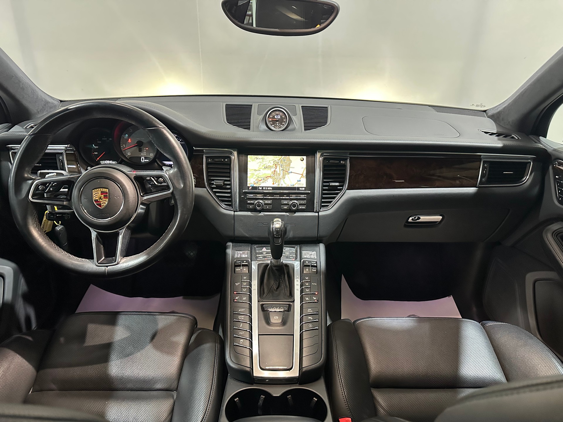 PORSCHE Macan S PDK-image-11