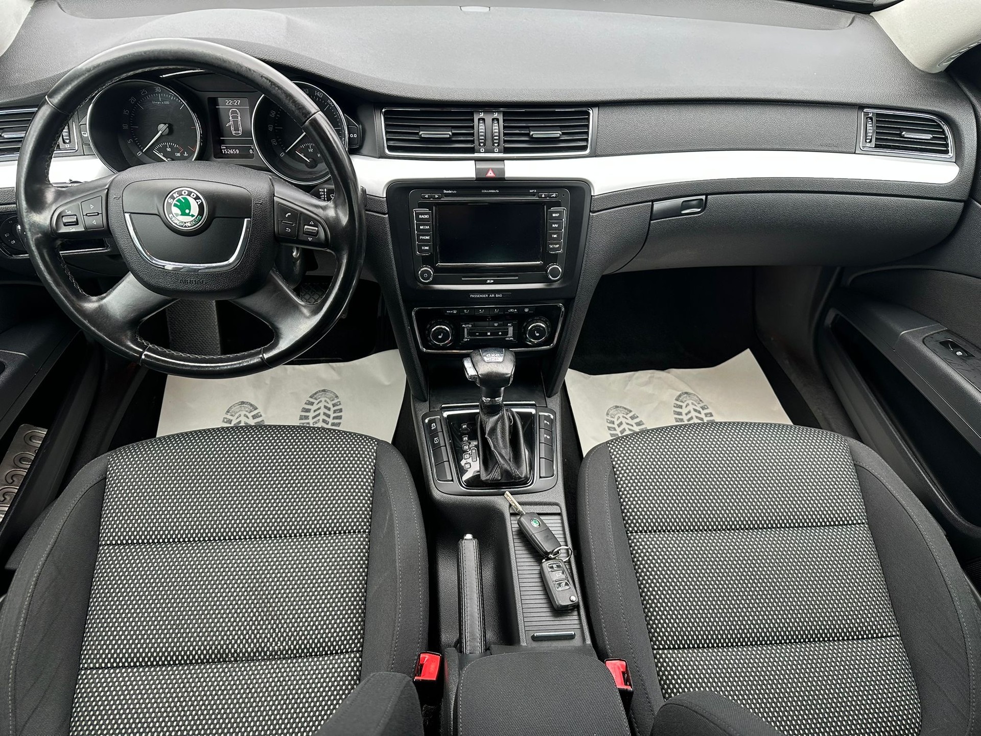 SKODA Superb Combi 2.0 TDi Ambition 4x4 DSG-image-10