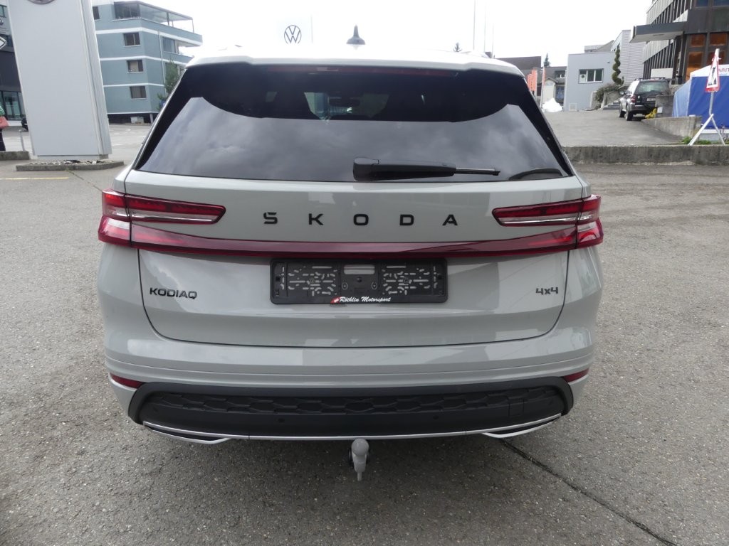 SKODA Kodiaq 2.0 TSI Sportline 4x4-image-2