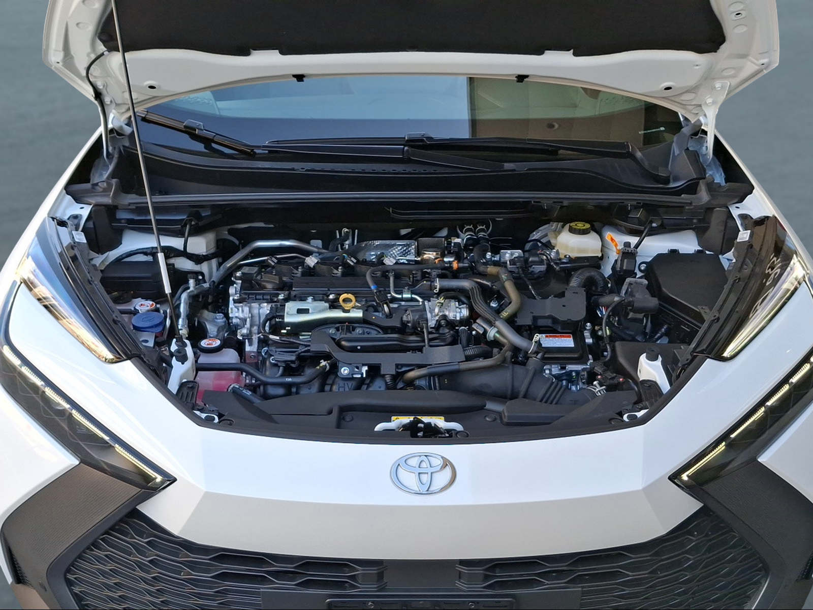 TOYOTA C-HR 2.0 HSD CVT Swiss Edition 4WD-image-13