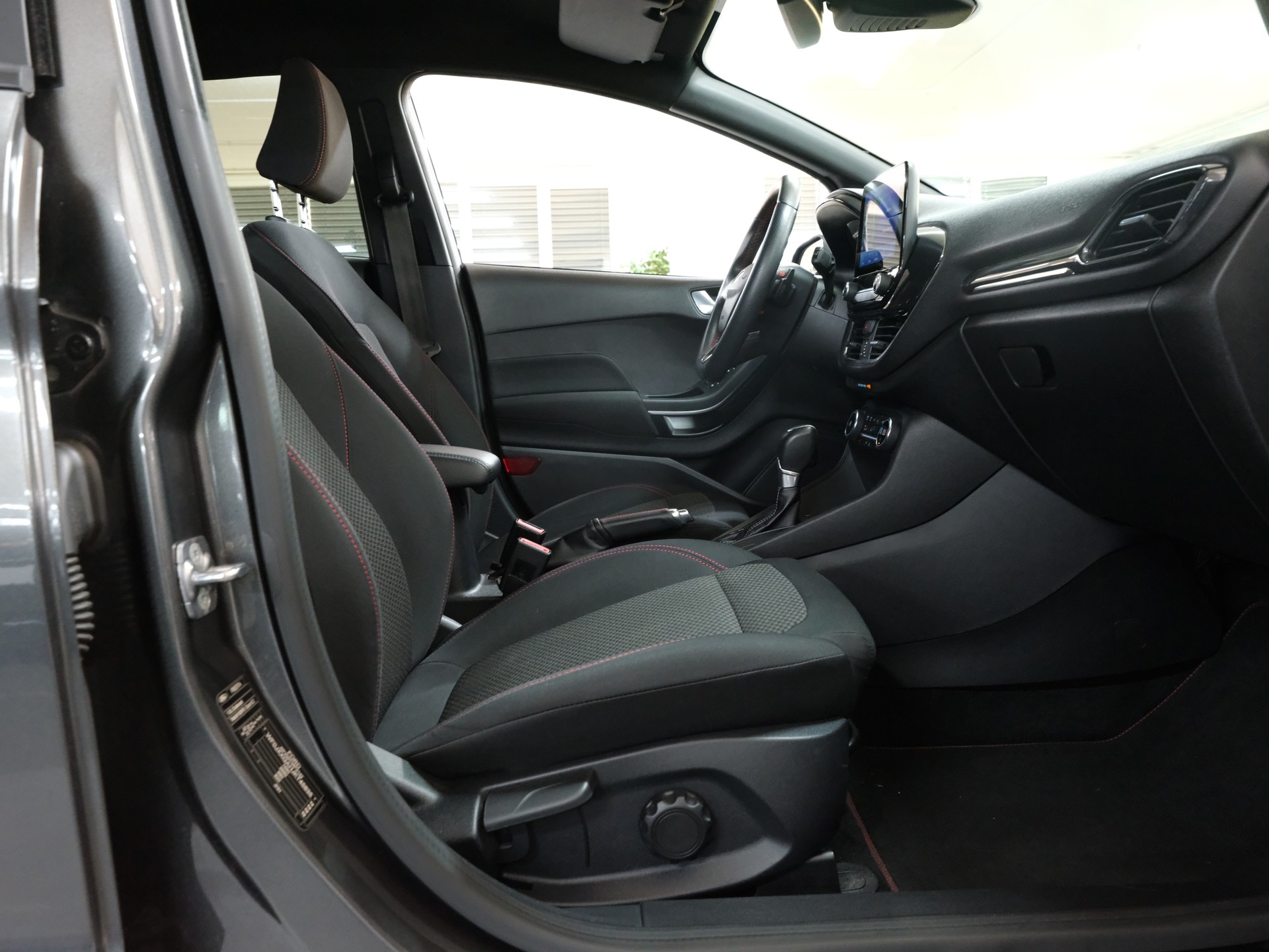 FORD Fiesta 1.0 SCTi ST Line Automat-image-25