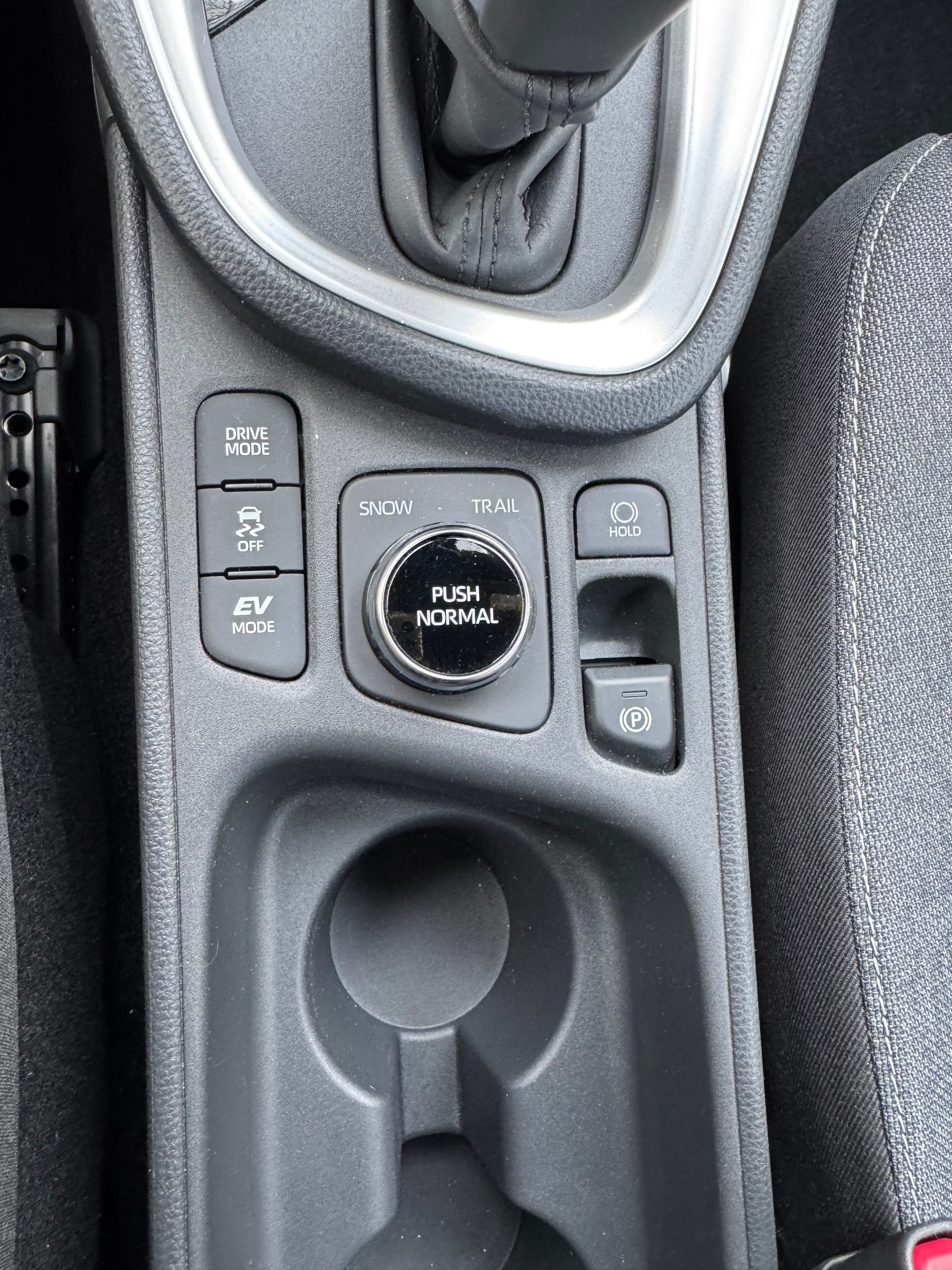 TOYOTA Yaris Cross 1.5 Trend e-CVT AWDi-image-12