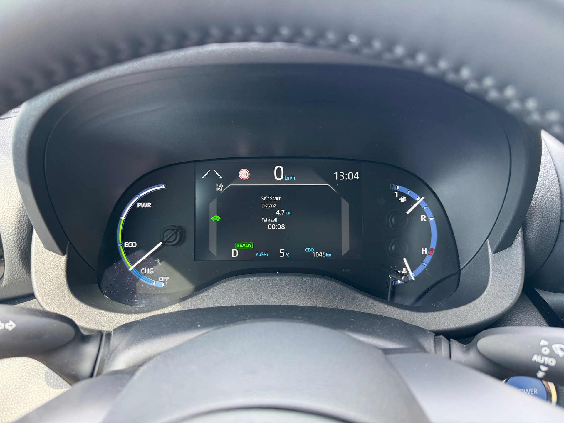 TOYOTA Yaris Cross 1.5 Trend e-CVT AWDi-image-11