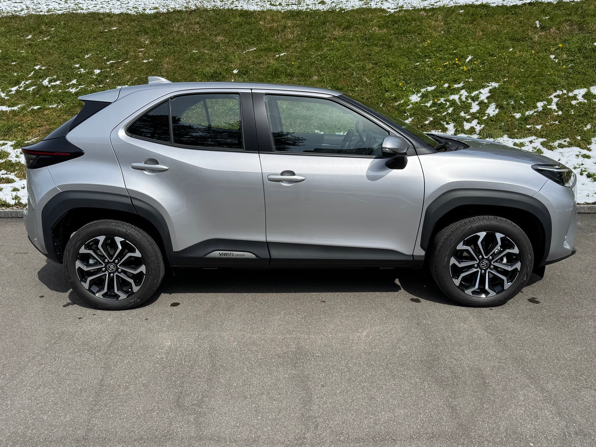 TOYOTA Yaris Cross 1.5 Trend e-CVT AWDi-image-1
