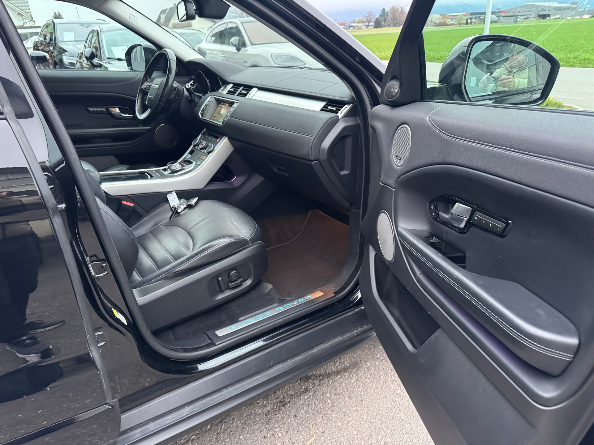 LAND ROVER Range Rover Evoque 2.0 Si4 HSE Dynamic AT9-image-14