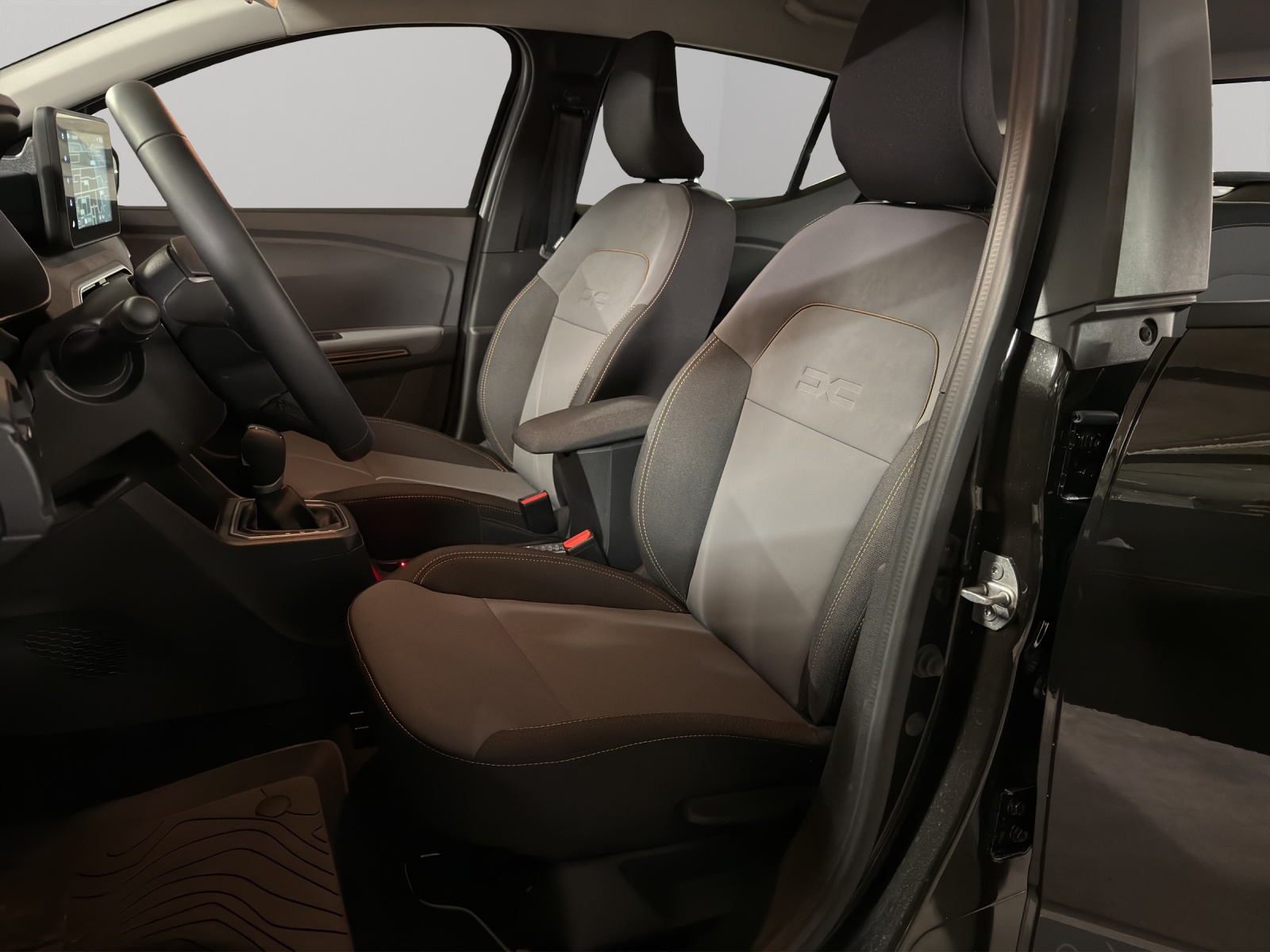 DACIA Sandero Stepway TCe 90 Extreme CVT-image-3
