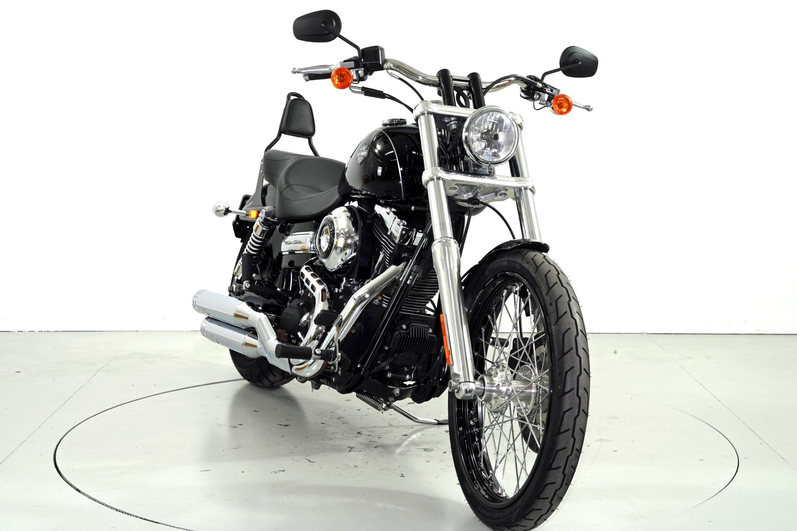 HARLEY-DAVIDSON FXDWG-showroom-element-1
