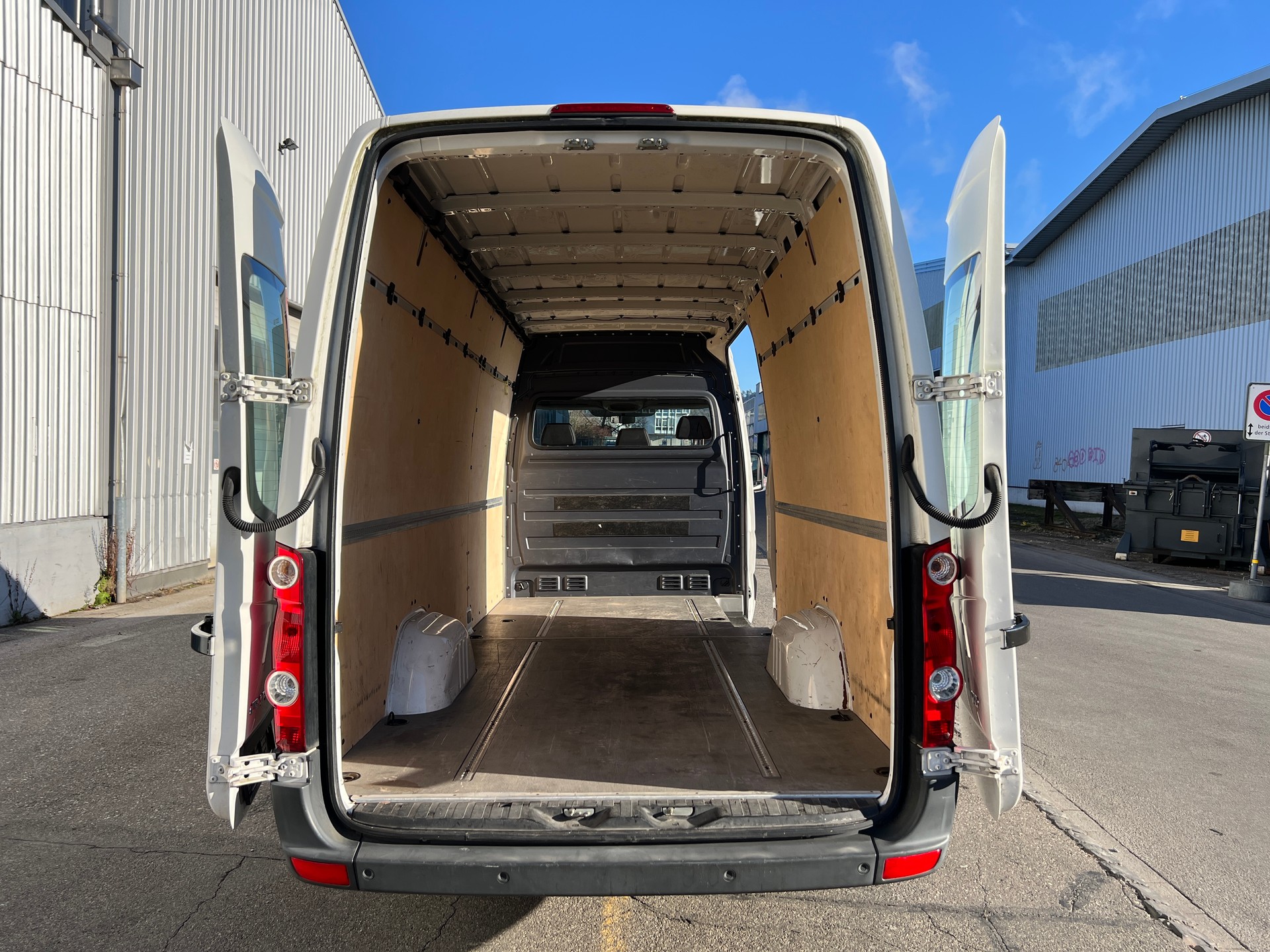 VW Crafter 35 2.0 TDI-image-4
