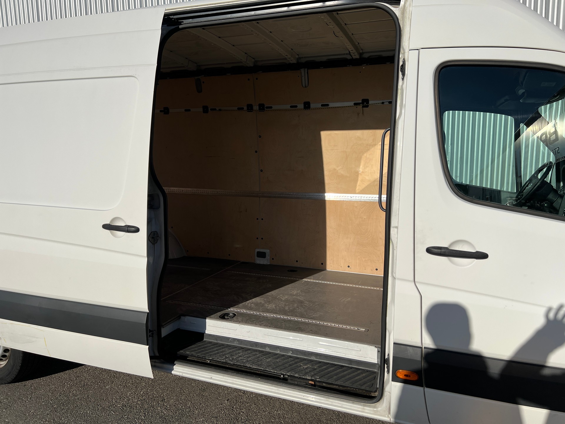 VW Crafter 35 2.0 TDI-image-5