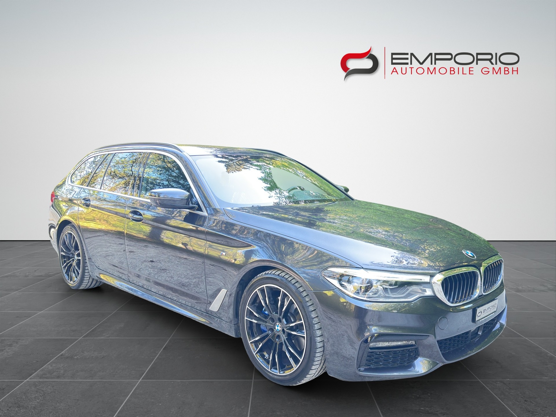 BMW 530d xDrive Touring Sport Line Steptronic-image-3