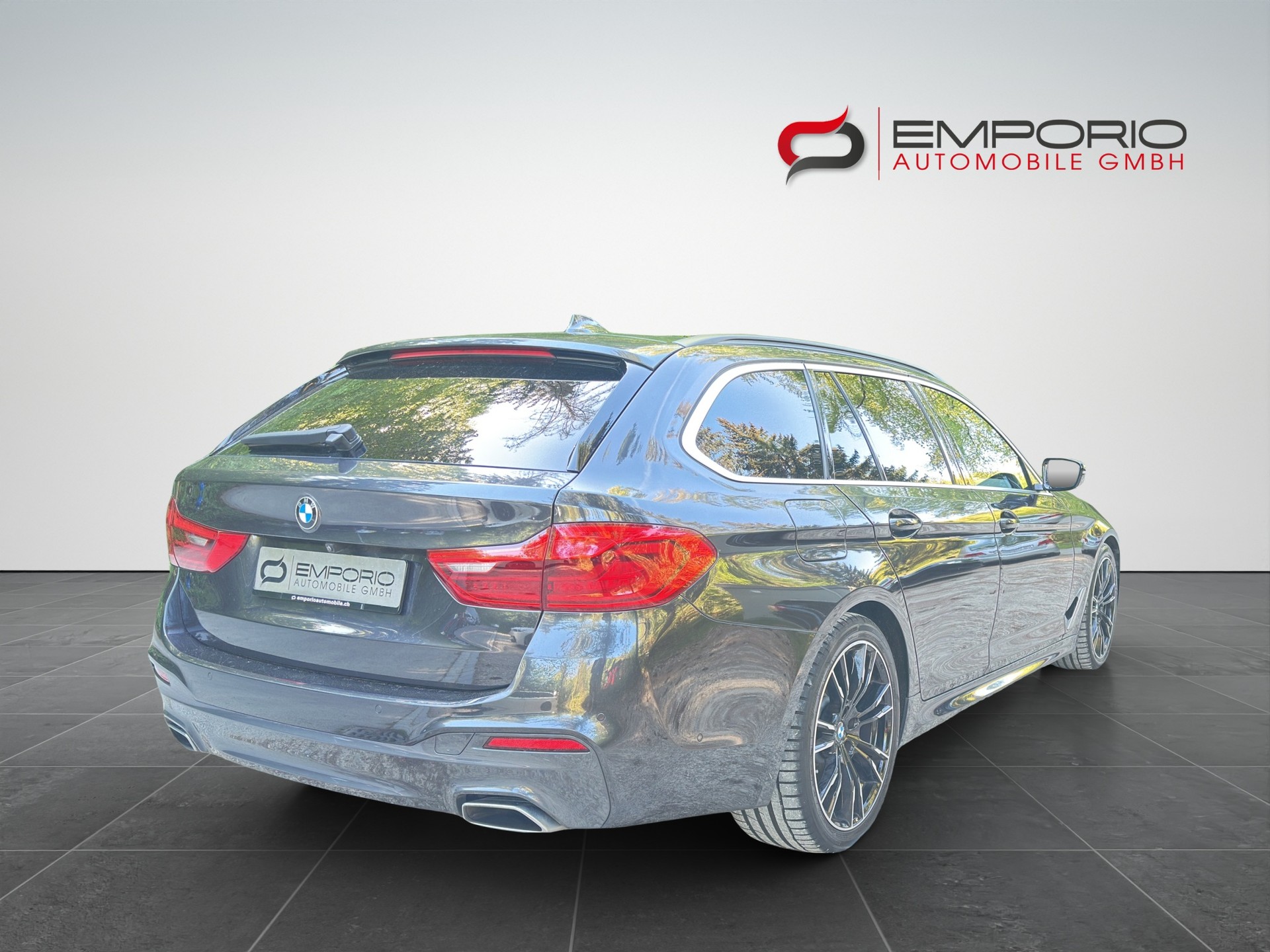 BMW 530d xDrive Touring Sport Line Steptronic-image-6