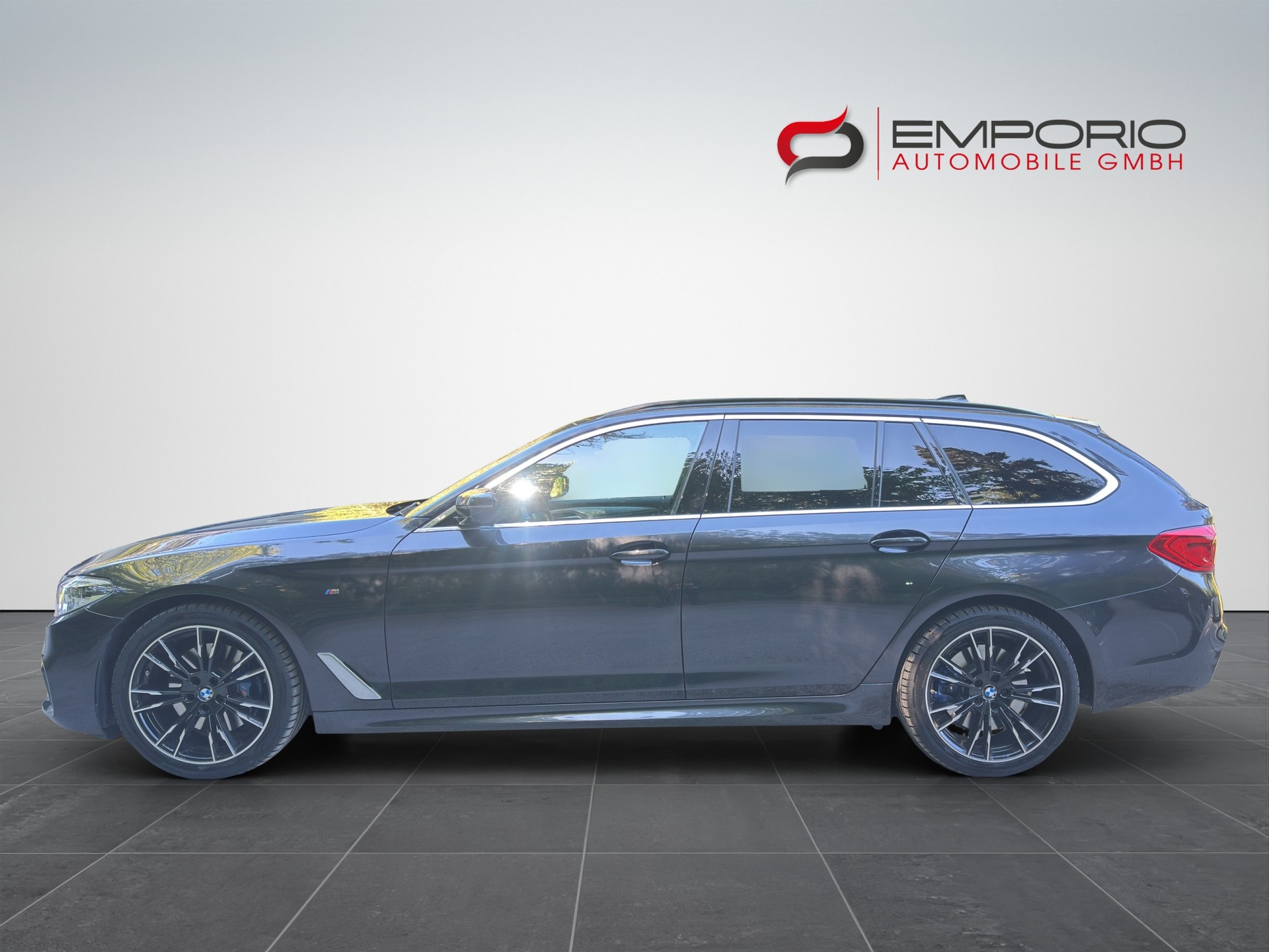 BMW 530d xDrive Touring Sport Line Steptronic-image-1