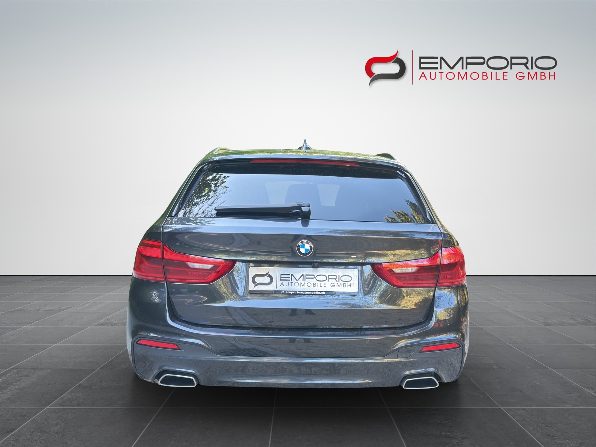 BMW 530d xDrive Touring Sport Line Steptronic-image-5