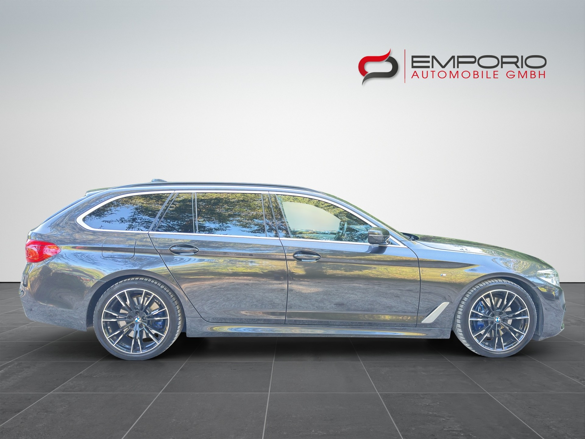 BMW 530d xDrive Touring Sport Line Steptronic-image-7