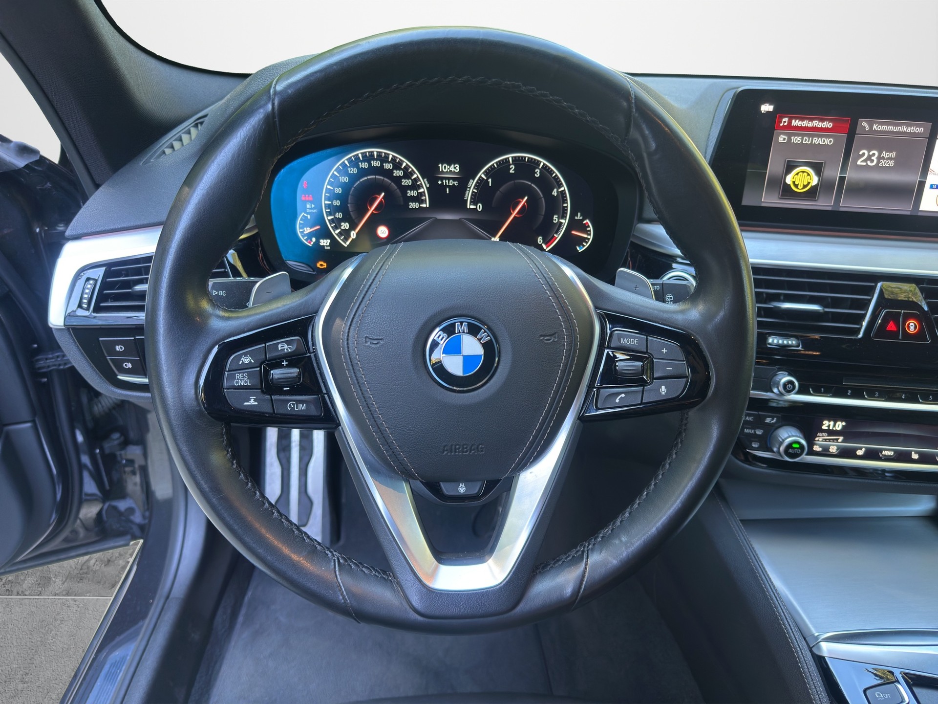 BMW 530d xDrive Touring Sport Line Steptronic-image-10