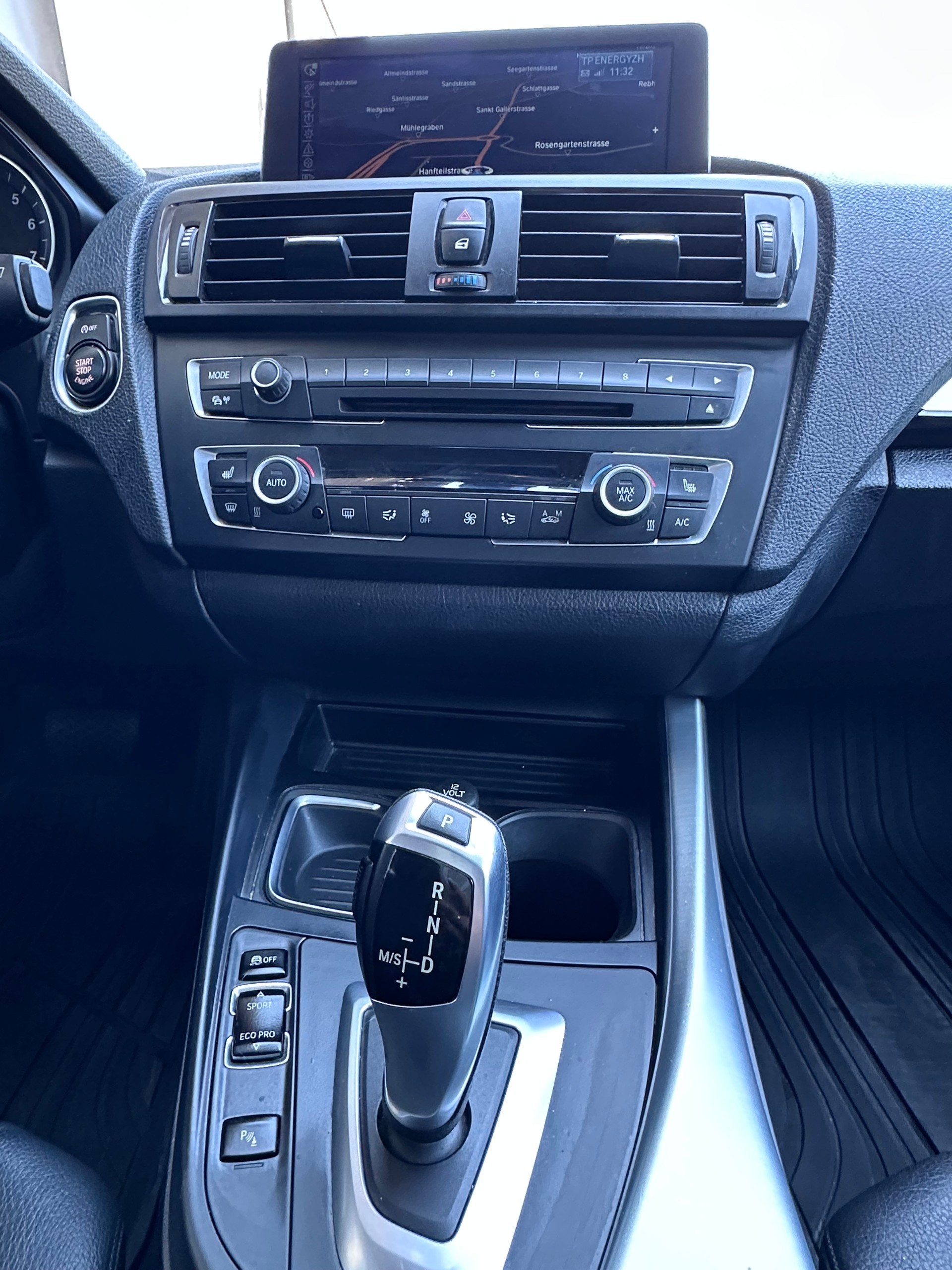 BMW 118i Steptronic Urban Line-image-11