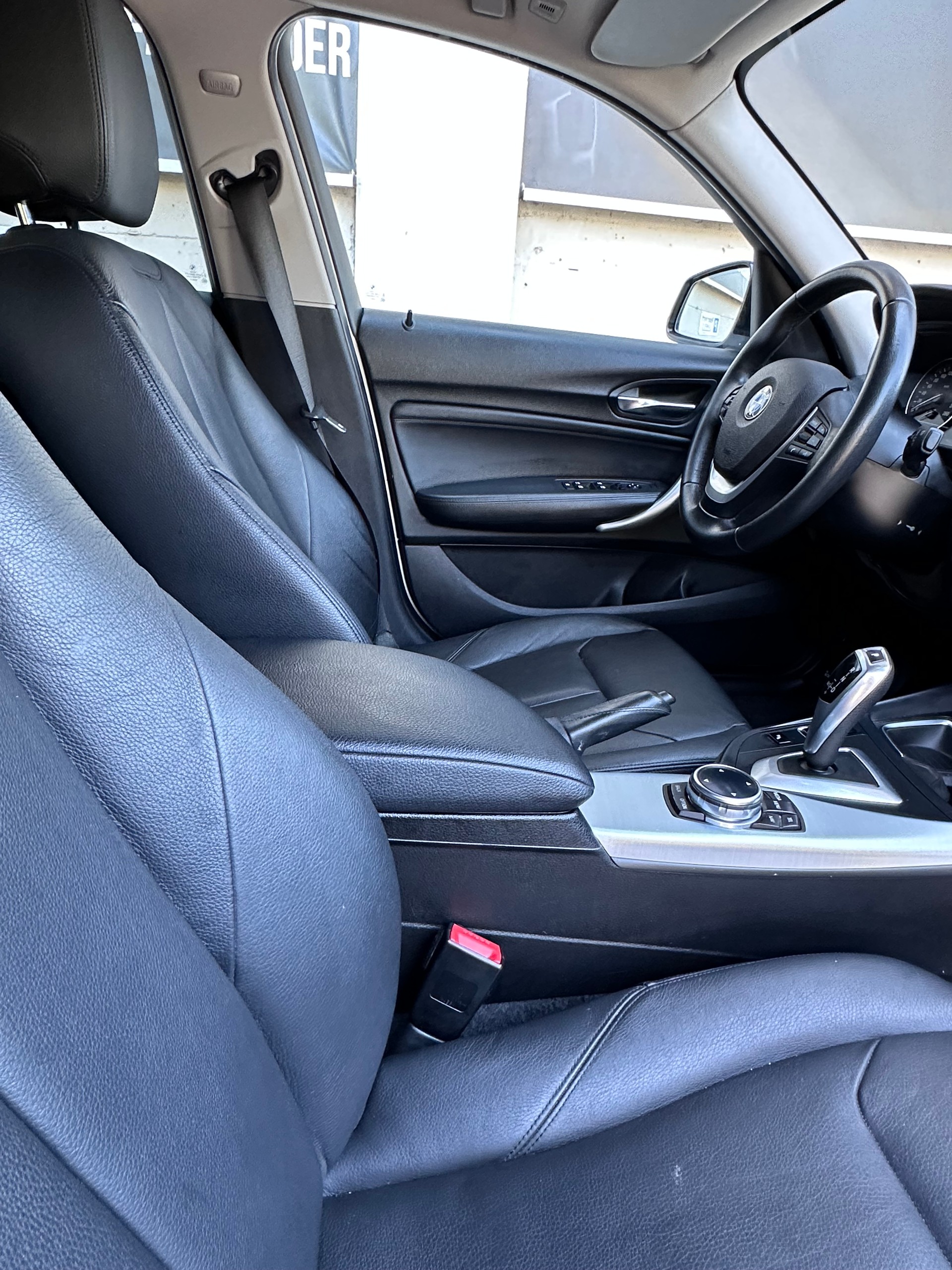 BMW 118i Steptronic Urban Line-image-5