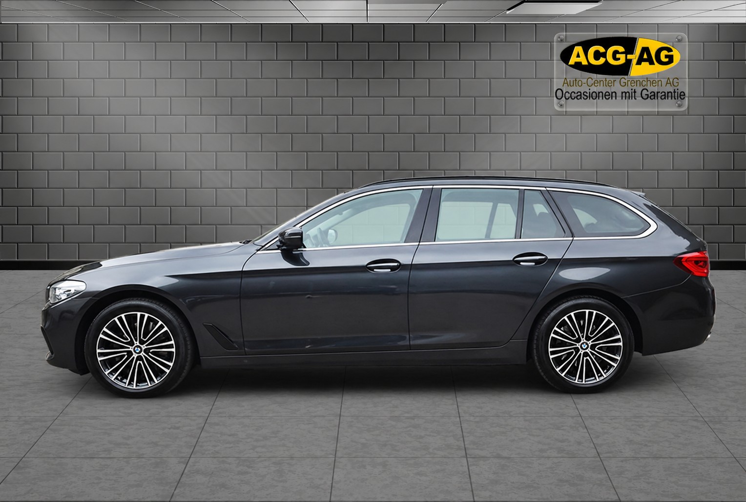 BMW 520d xDrive Touring Sport Line Steptronic ** Voll-Leder ** Gr-Navi ** RF-Kamera ** Sitzheizung ** Frisch Ab MFK & Service **-image-3