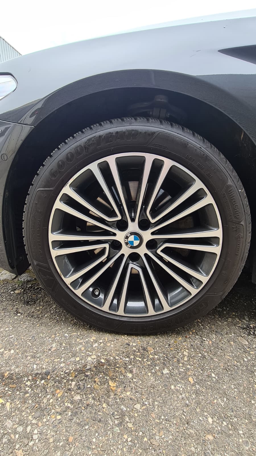 BMW 520d xDrive Touring Sport Line Steptronic ** Voll-Leder ** Gr-Navi ** RF-Kamera ** Sitzheizung ** Frisch Ab MFK & Service **-image-16