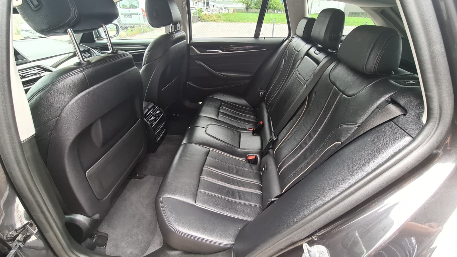 BMW 520d xDrive Touring Sport Line Steptronic ** Voll-Leder ** Gr-Navi ** RF-Kamera ** Sitzheizung ** Frisch Ab MFK & Service **-image-15