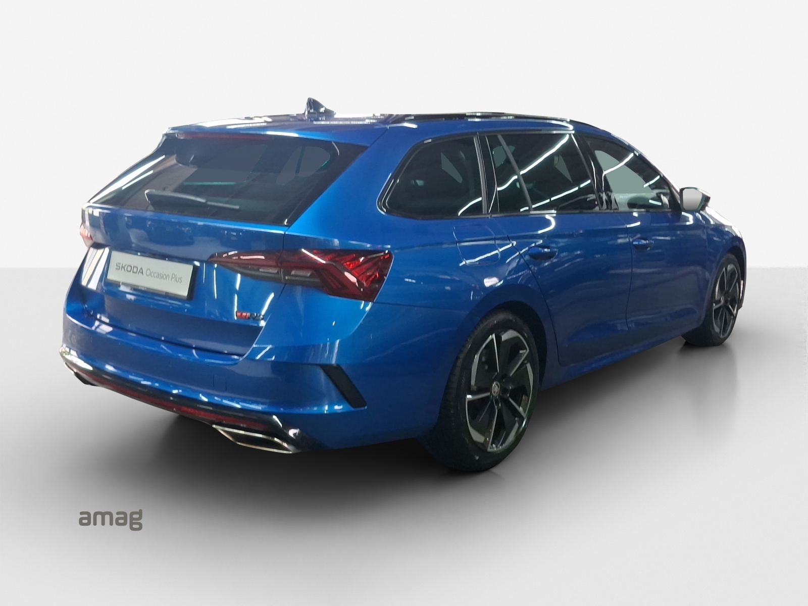 SKODA Octavia Combi 2.0 TSI DSG RS-image-4