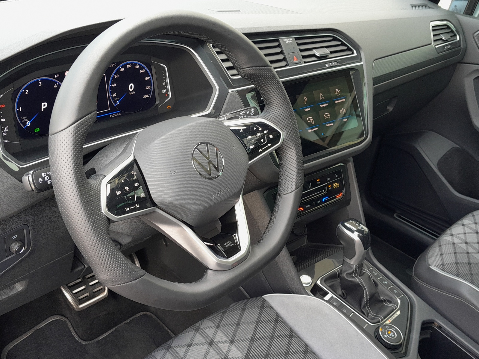 VW Tiguan 2.0 TDI SCR R-Line 4Motion DSG-image-7