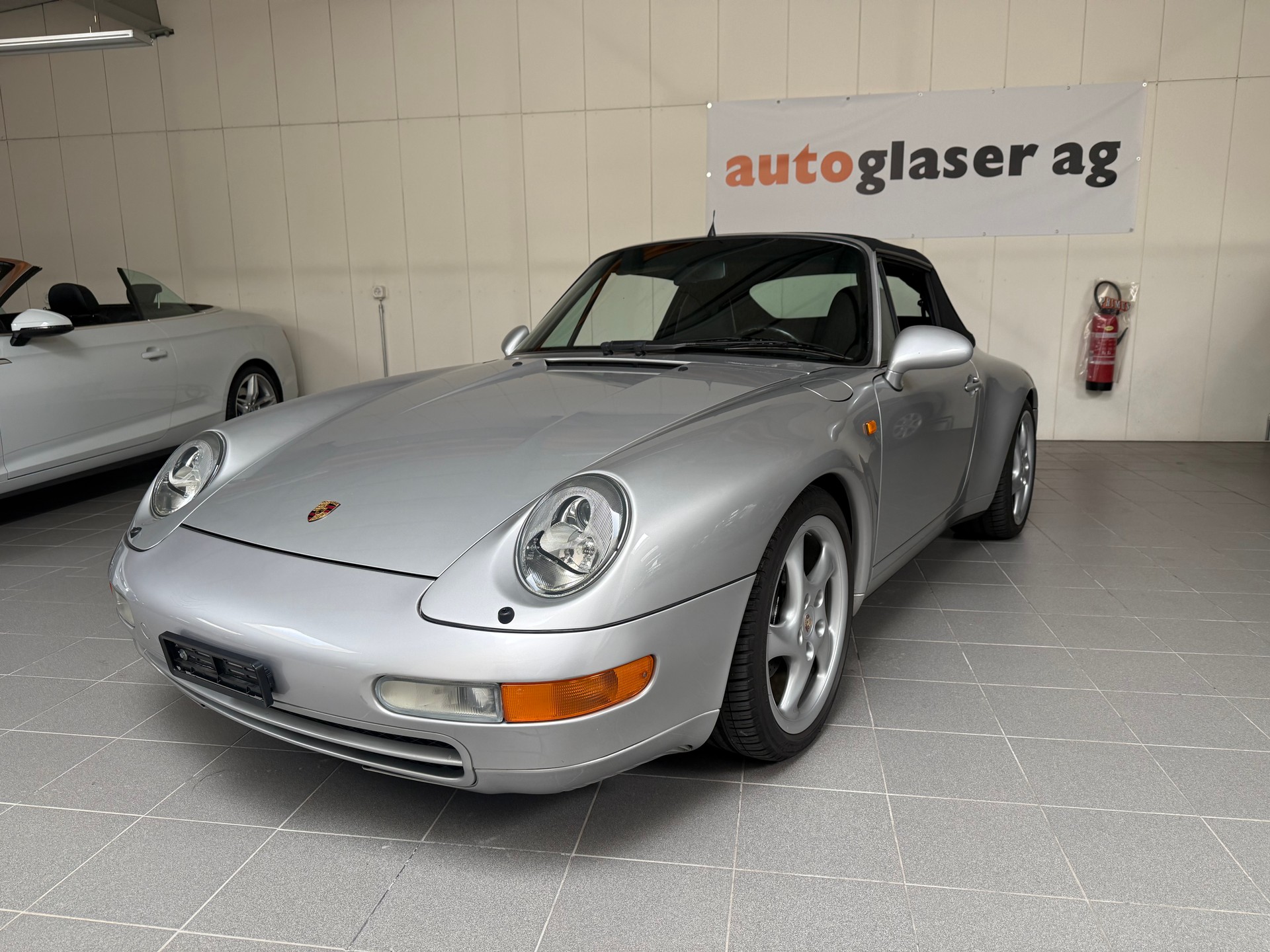 PORSCHE 911 Carrera Cabrio-image-15