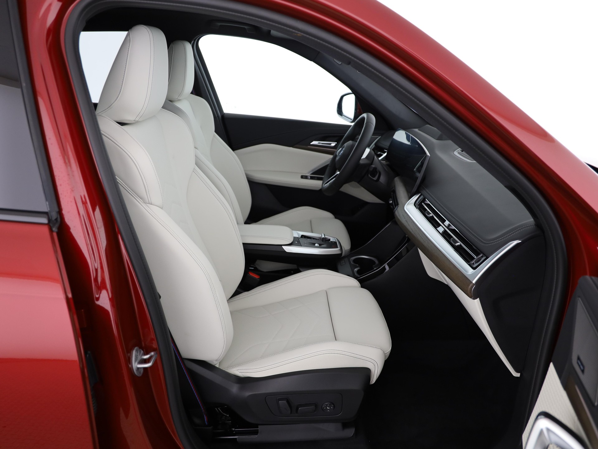 BMW iX1 30 xDrive-image-13