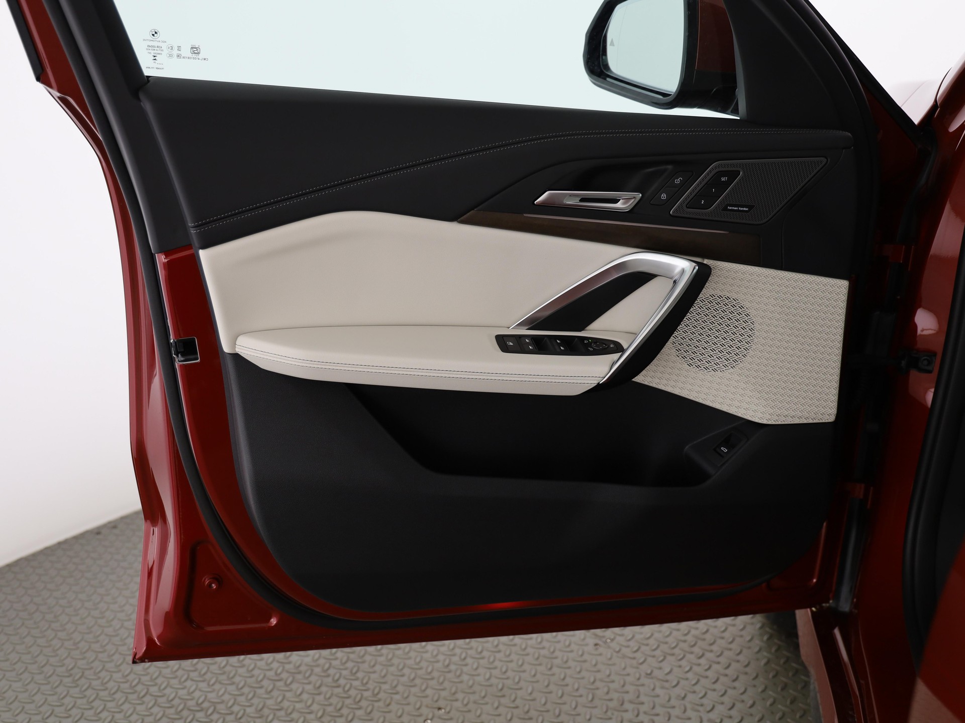 BMW iX1 30 xDrive-image-8