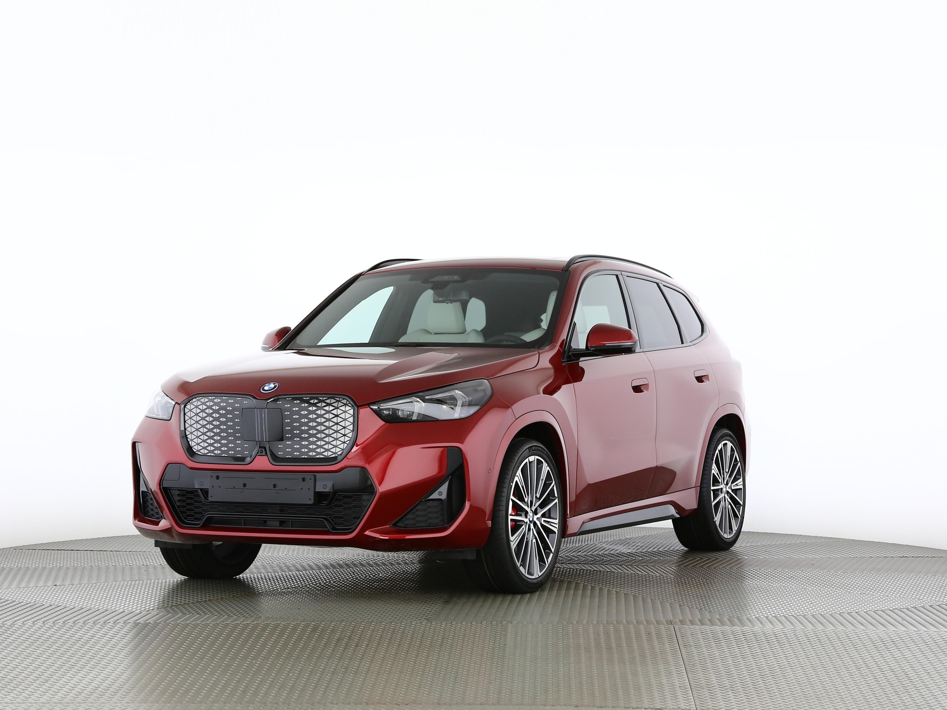 BMW iX1 30 xDrive-image-0