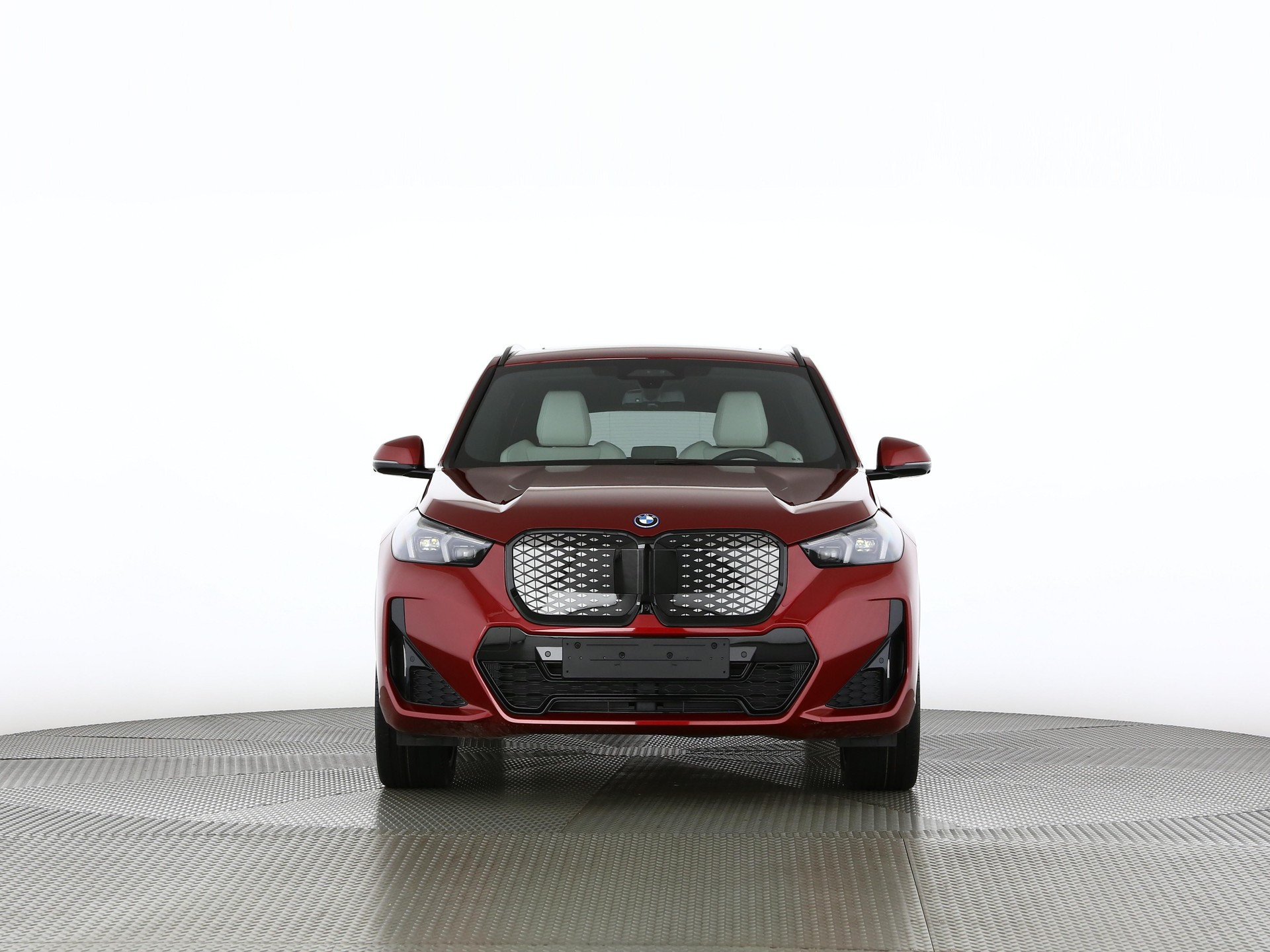 BMW iX1 30 xDrive-image-4
