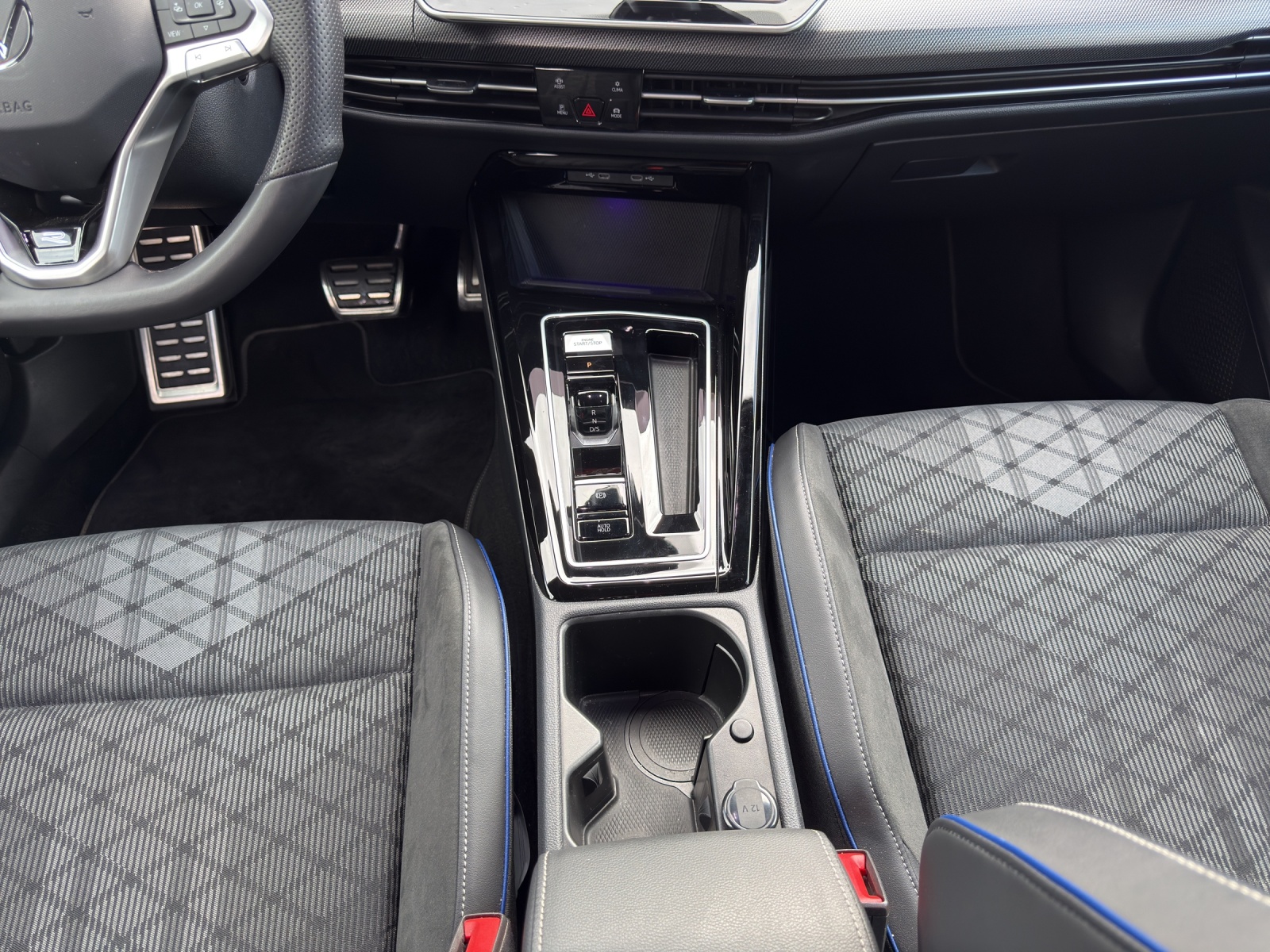 VW Golf 1.5 e TSI mHEV R-Line DSG-image-10