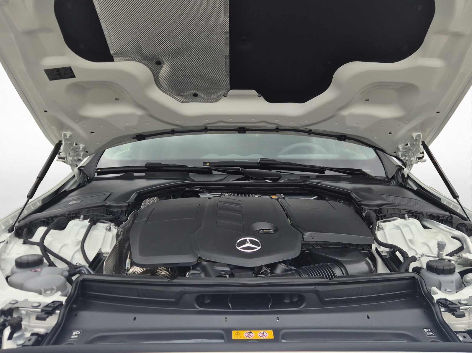 MERCEDES-BENZ C 220 d AMG Line 4Matic Swiss Star T-Modell-image-8